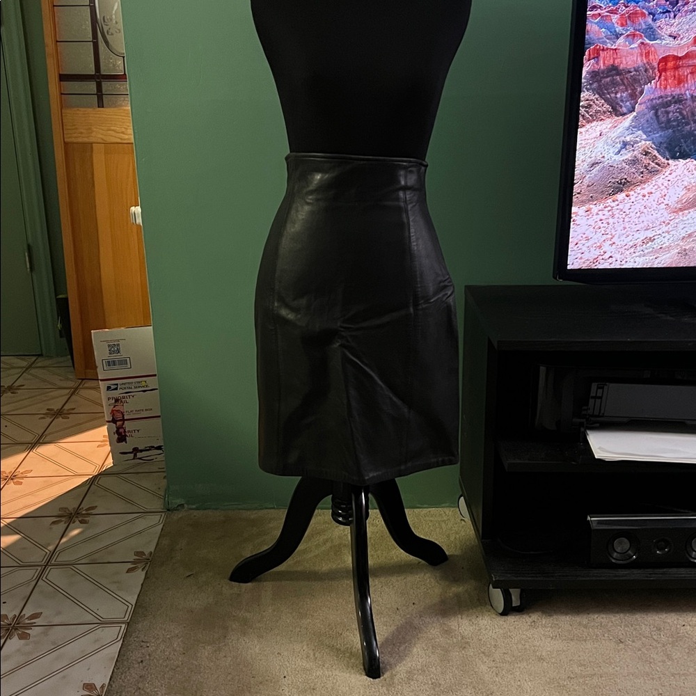 High waisted Leather midi Skirt